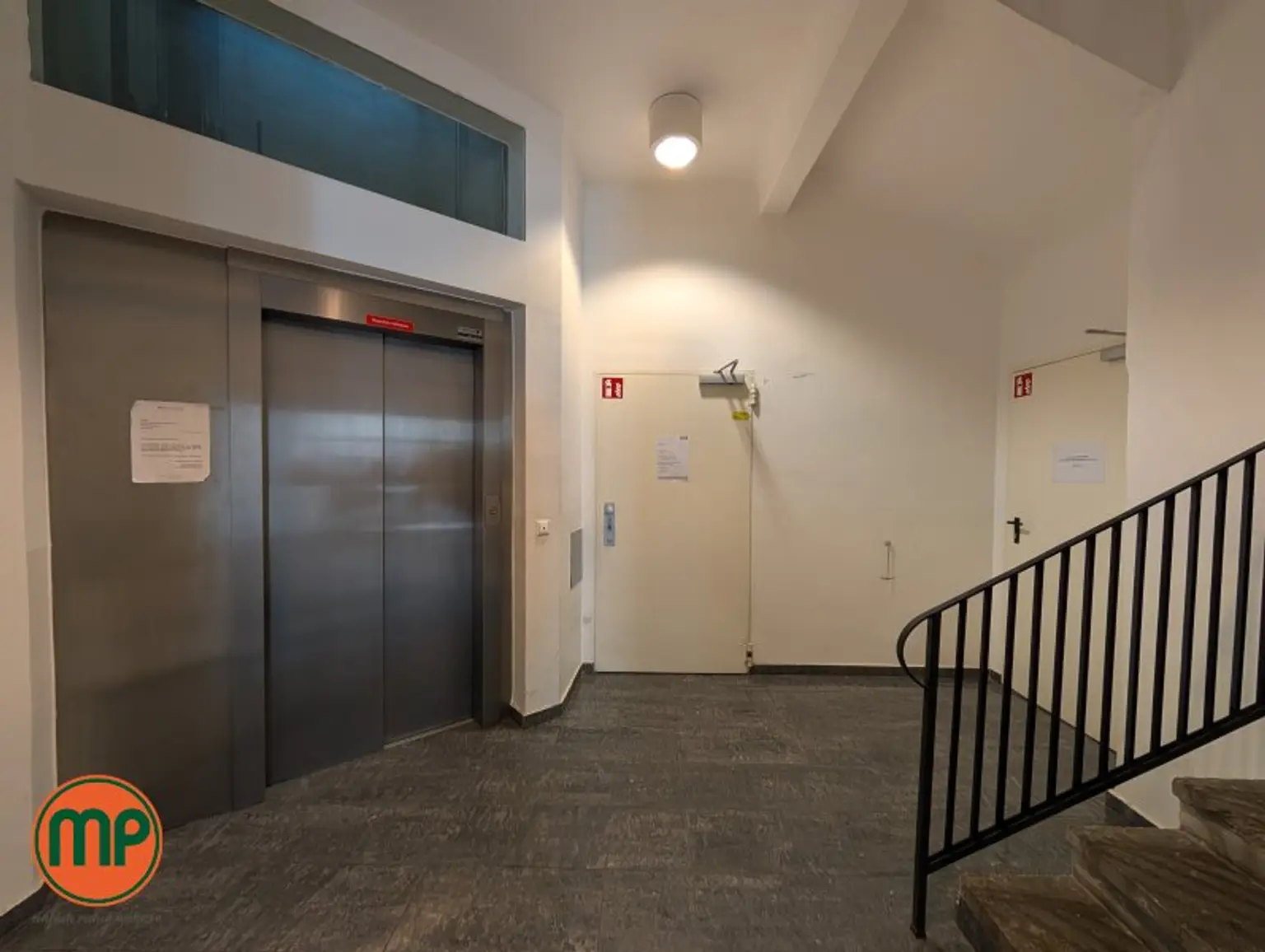 NUR FÜR ÄRZTE: Patientenpotential trifft Top-Anbindung: Ihre Praxis direkt an der U6