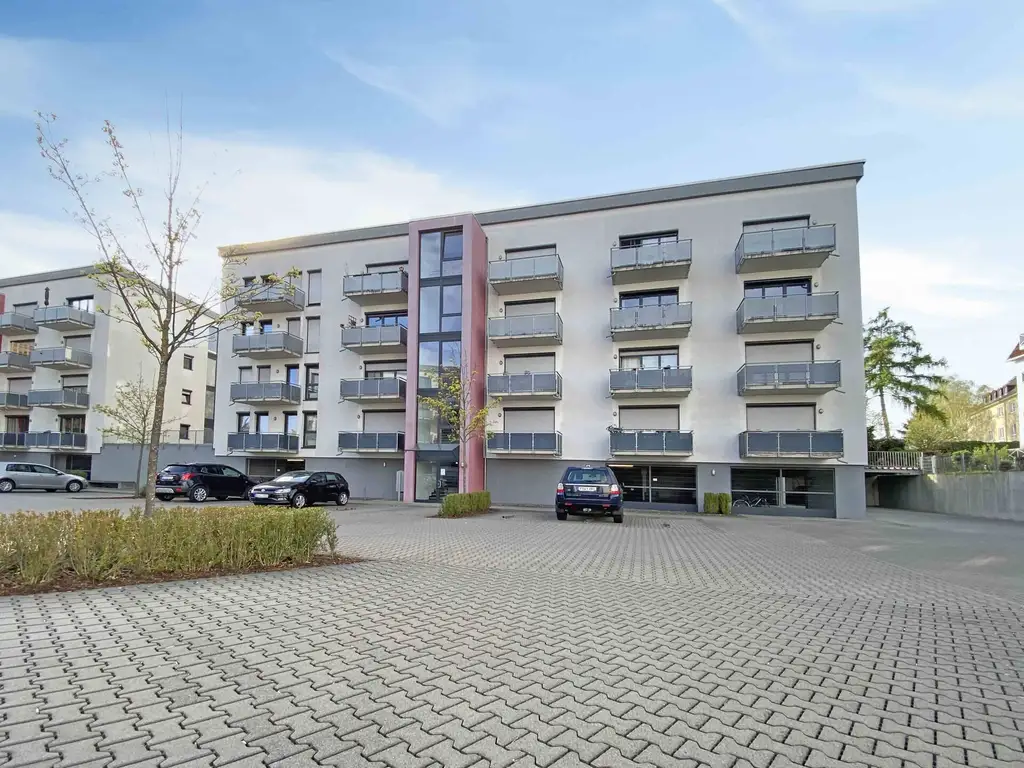 Helle 2-Zimmer-Wohnung mit Balkon & Tiefgaragenstellplatz