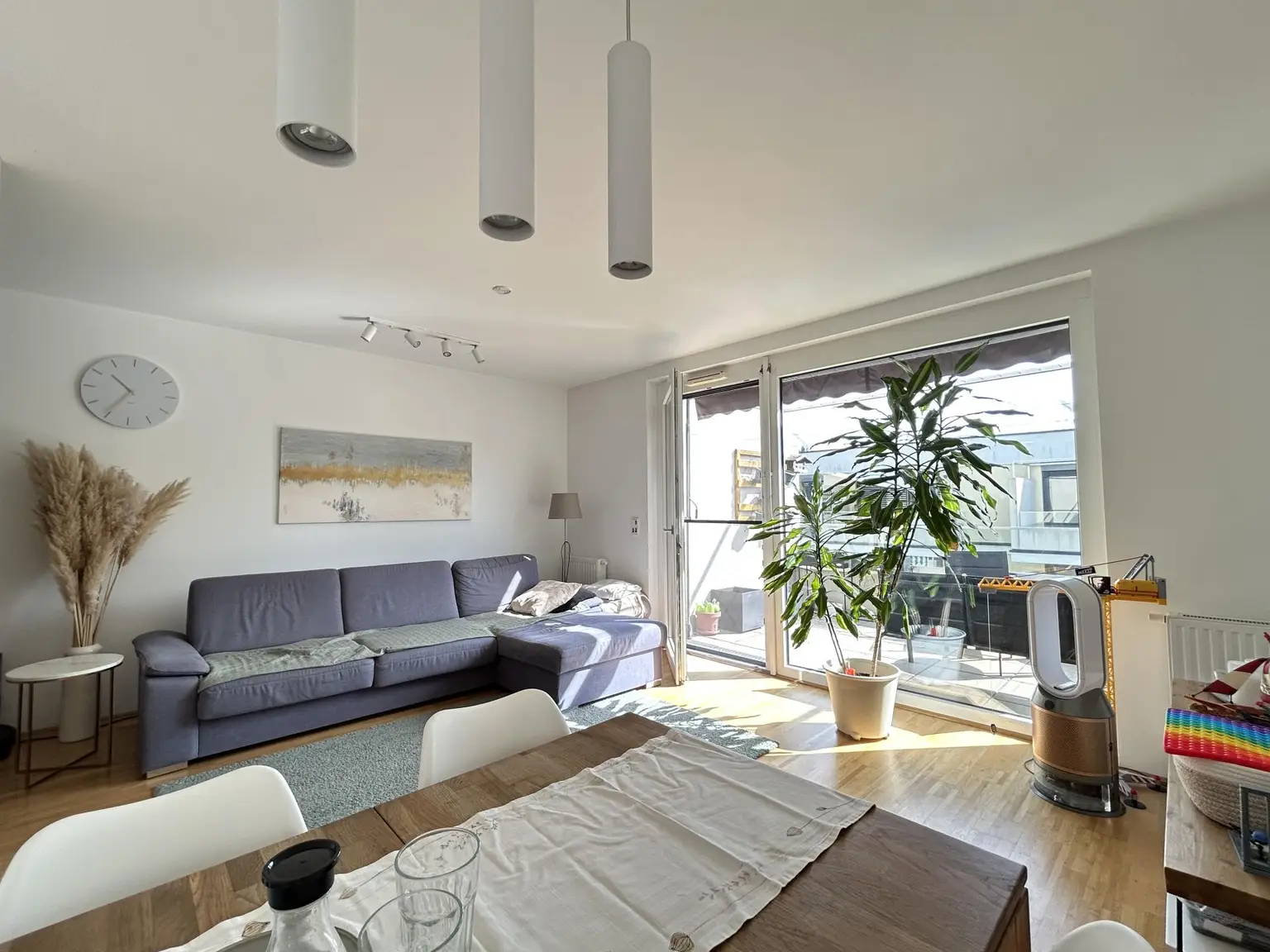 Sehr schöne 2-Zimmer Balkonwohnung, die sich sehen lassen kann!