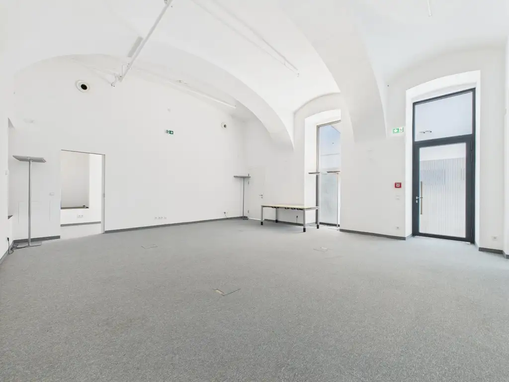 Geschäfts-/Galerie- Bürofläche mit ca. 74 m² in Toplage der Linzer Innenstadt