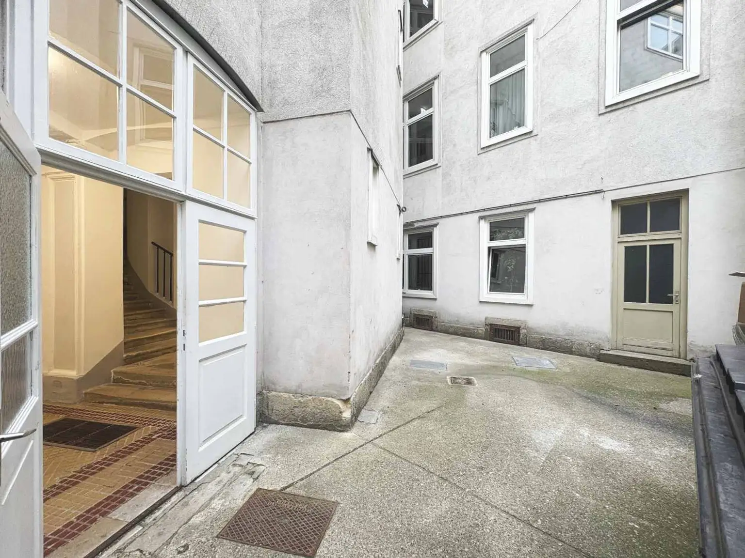 Teilsanierte 3 Zimmer Wohnung in Top Lage - 
Nahe altes AKH und Rathaus