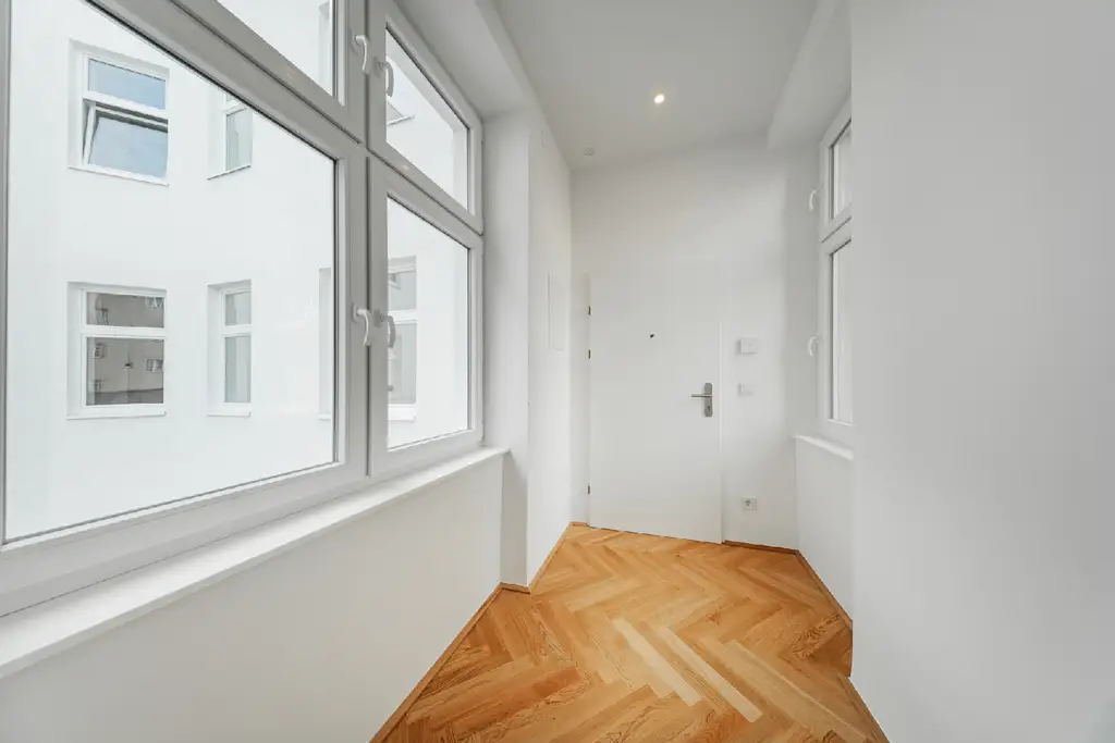 Sanierte Altbauwohnung in ruhiger Innenhoflage – hochwertiger Erstbezug mit Stil!