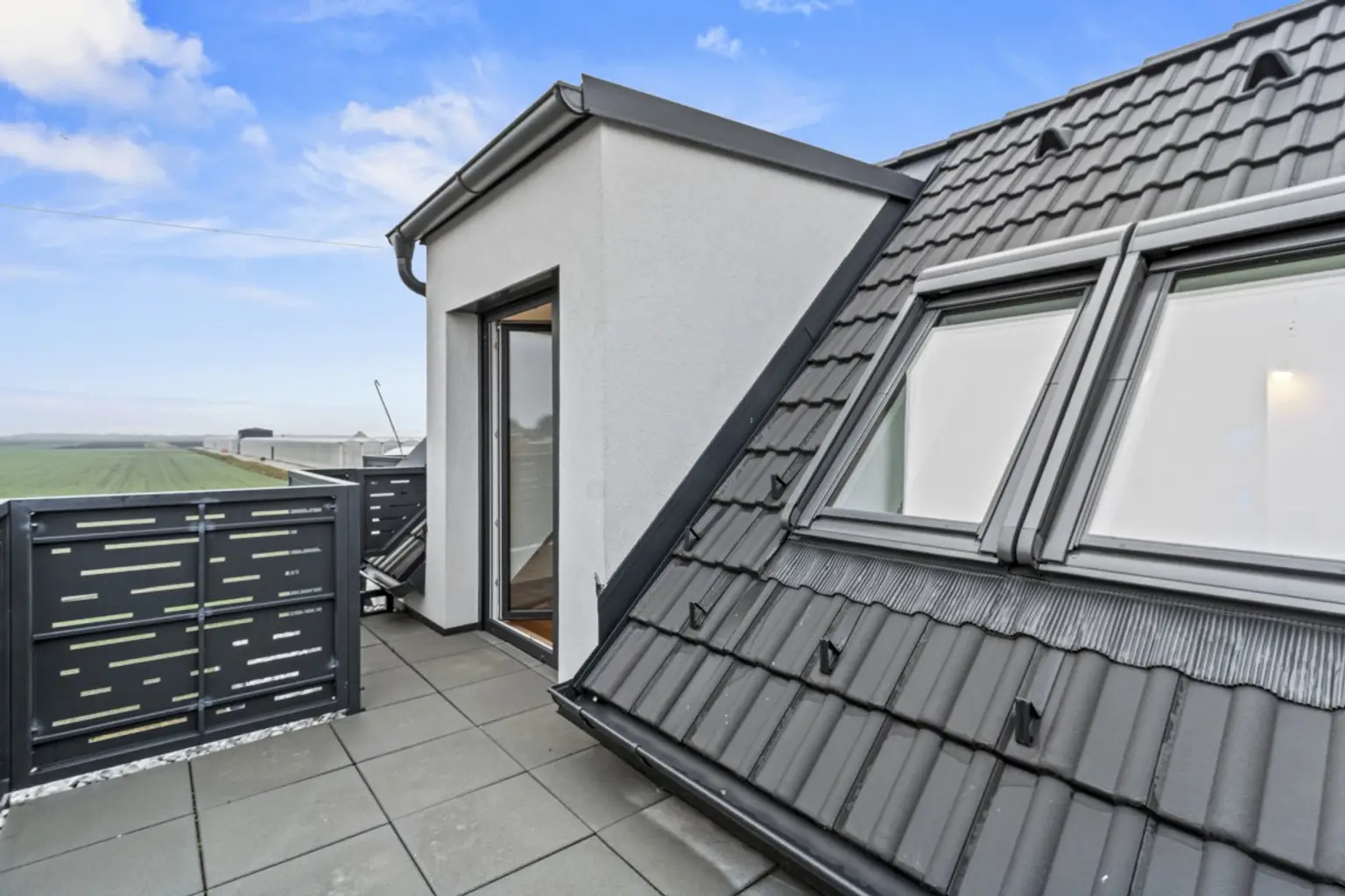 15 | ++ NEU ++ REIHENHAUS mit Balkon, Terrasse und Wohnkeller in NEUESSLING | Prima Service Immobilien