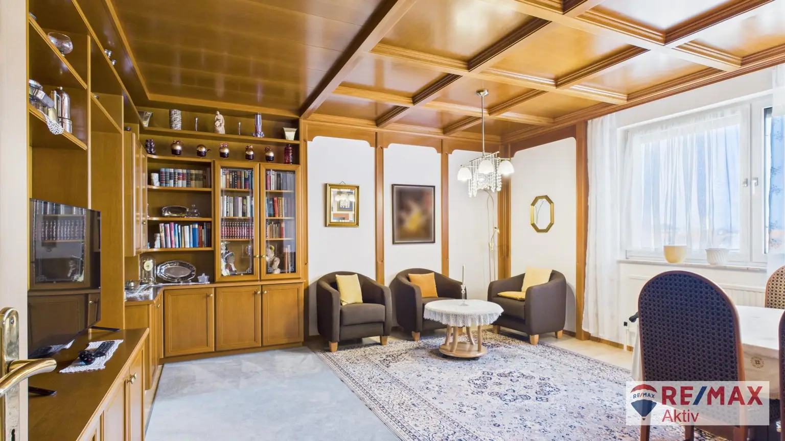 GROSSE GEPFLEGTE WOHNUNG MIT LIFT