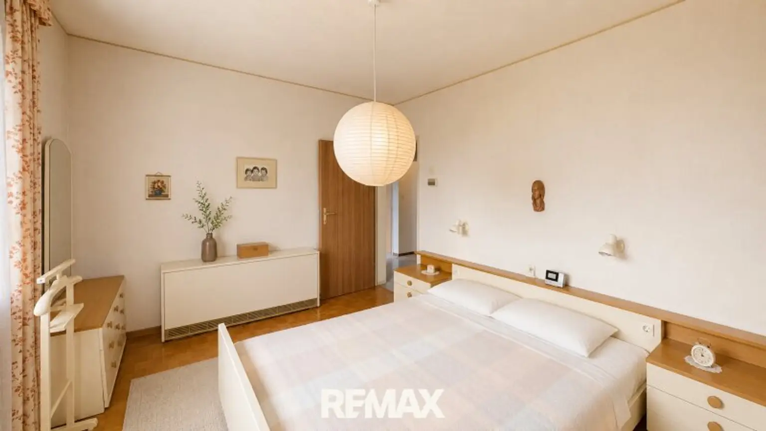 2. Schlafzimmer
