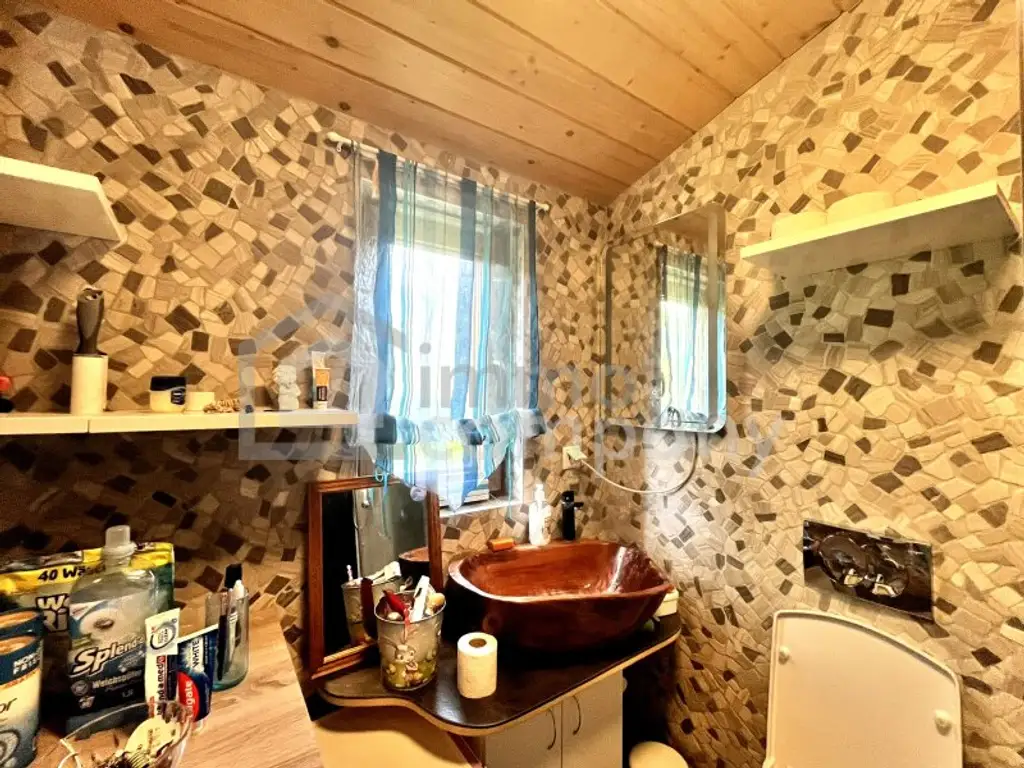 VIEL HOLZ, VIEL HERZ - Wärme, Natürlichkeit, Charakter und Potenzial im neuen Zuhause!