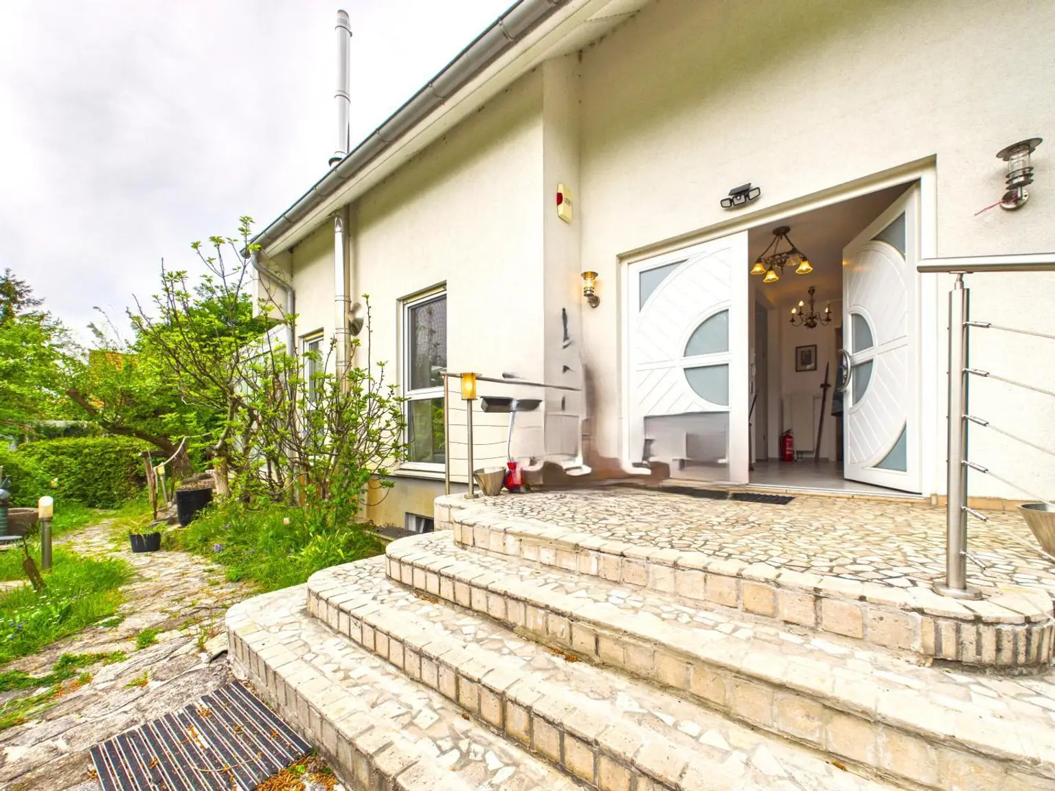 10 Haus Aufgang