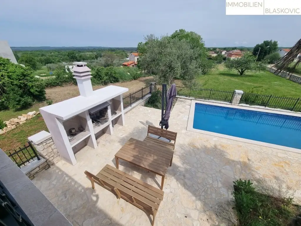 Juwel - Restauriertes Steinhaus mit Pool und Meerblick