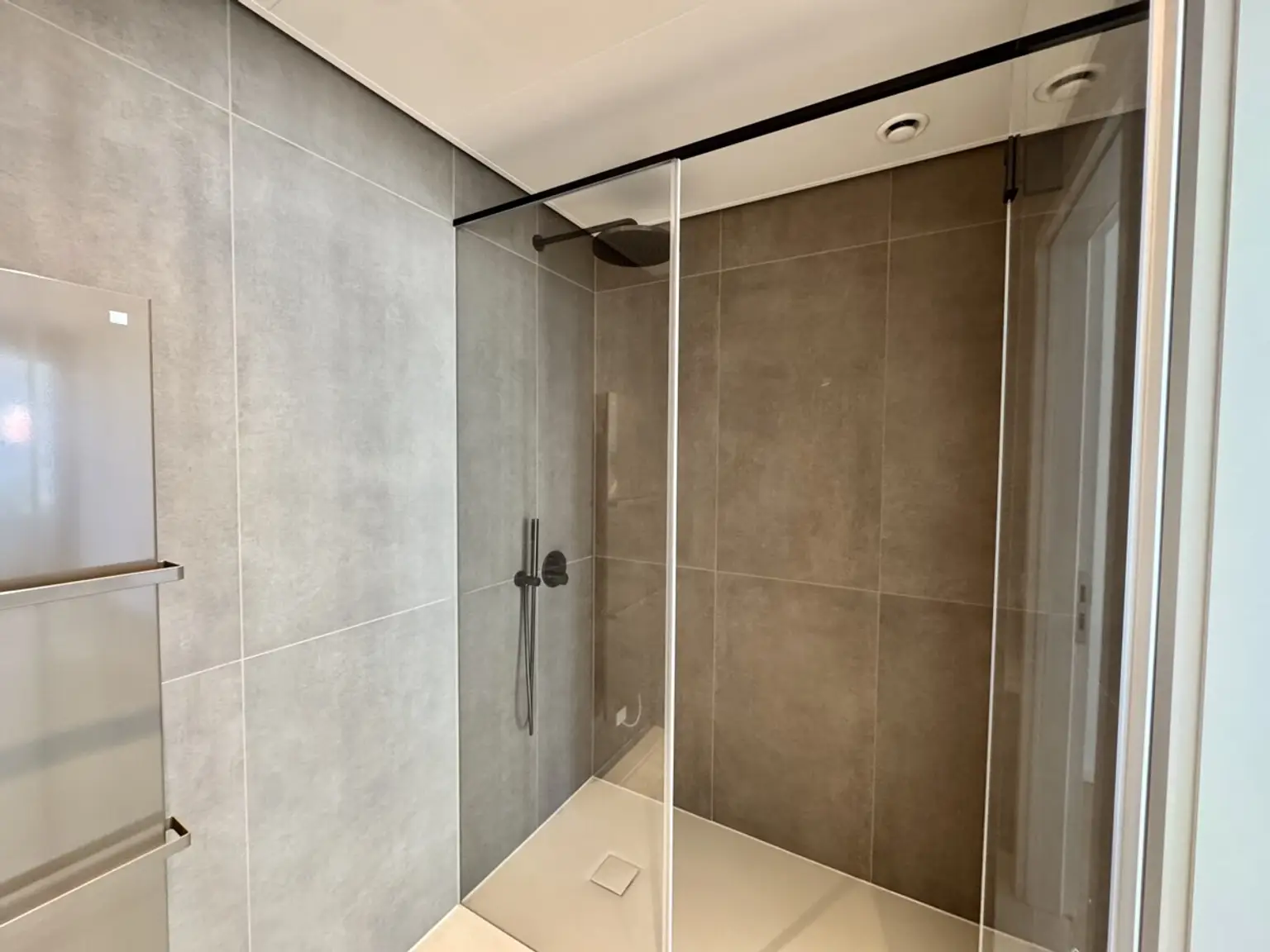 DANUBEFLATS. 40 Etage - The one and only: Einmalig inkl. Wellness and Swimming Pool