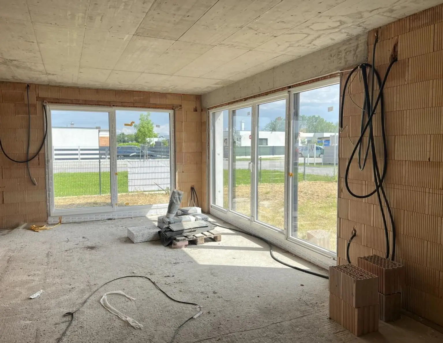Bungalow, 4 Zimmer, 2 Kfz Stellplätze, Seezugang, Fertigstellungsarbeiten nötig