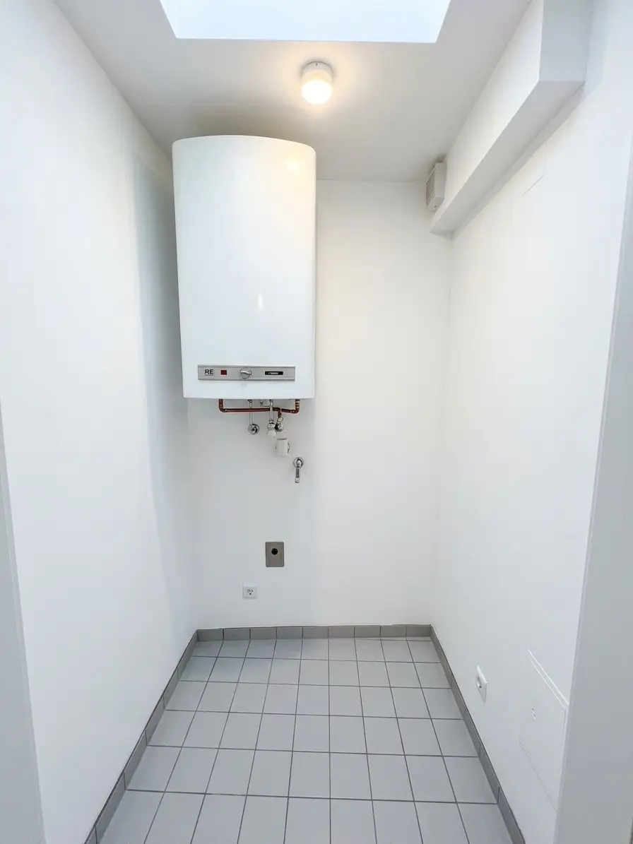 UNBEFRISTET: Top-Lage beim Stephansplatz: Moderne, klimatisierte Dachgeschoßwohnung im stilvollen Haus / Prime location near Stephansplatz: a modern, air-conditioned penthouse flat in a stylish building