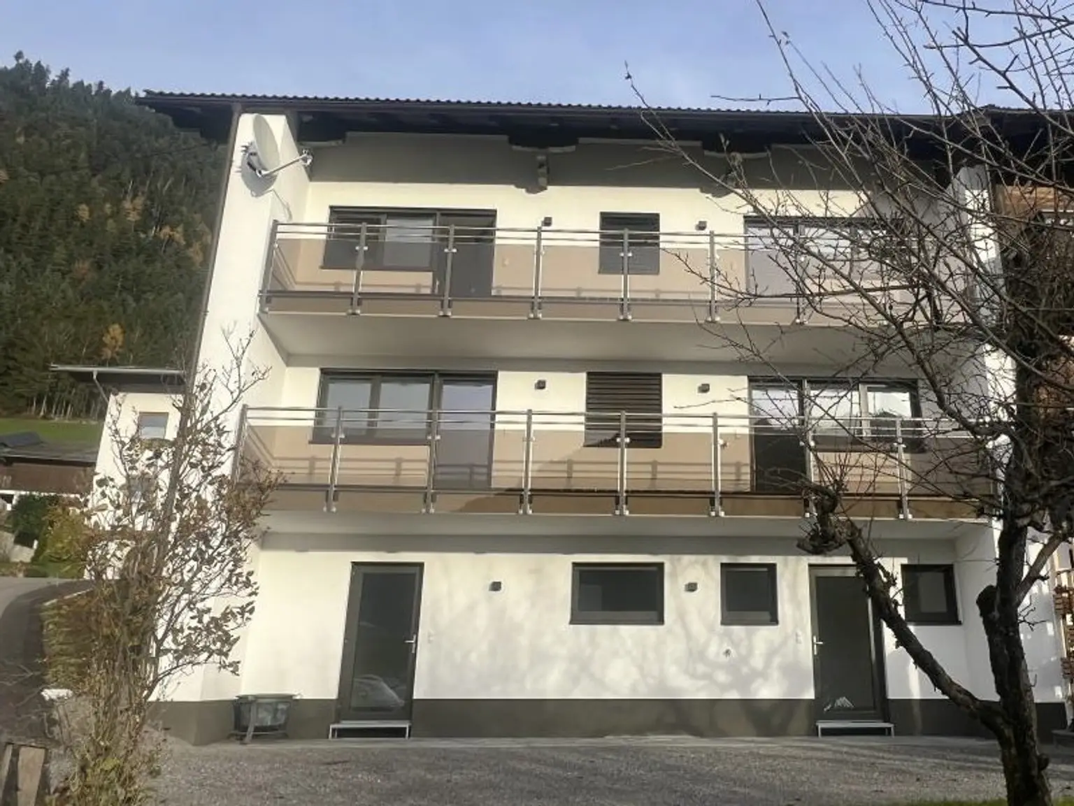 Moderne Wohnung mit eigenem Zugang