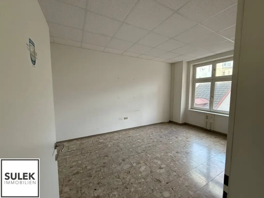 Ganzes Haus zu mieten: 1 Geschäftslokal, 1 Büro, 2 Wohnungen nahe U1