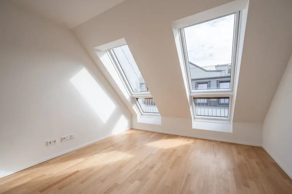 ++MOLLARD 50++ Unique 3-room apartment in the very heart of the city (2/12)