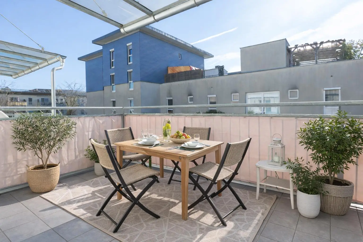 Balkon, Einrichtungsbeispiel