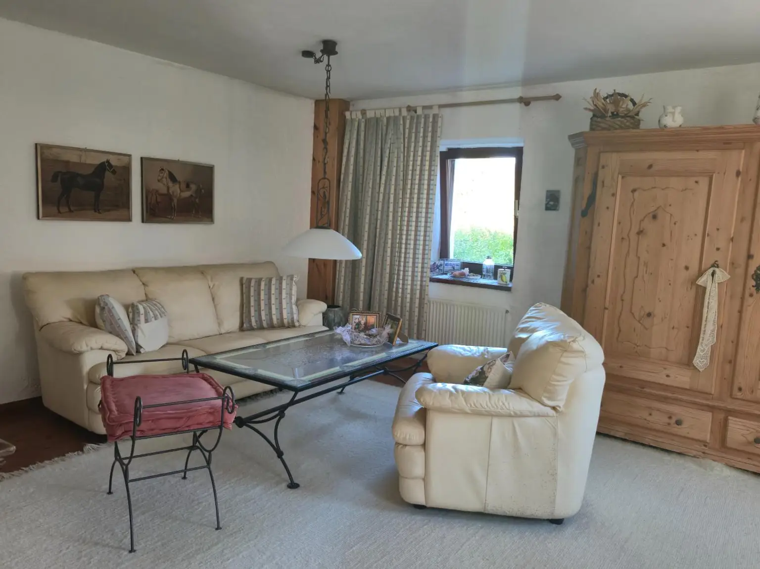 Wunderschöner Dreikanthof in Ruhelage mit Reithalle