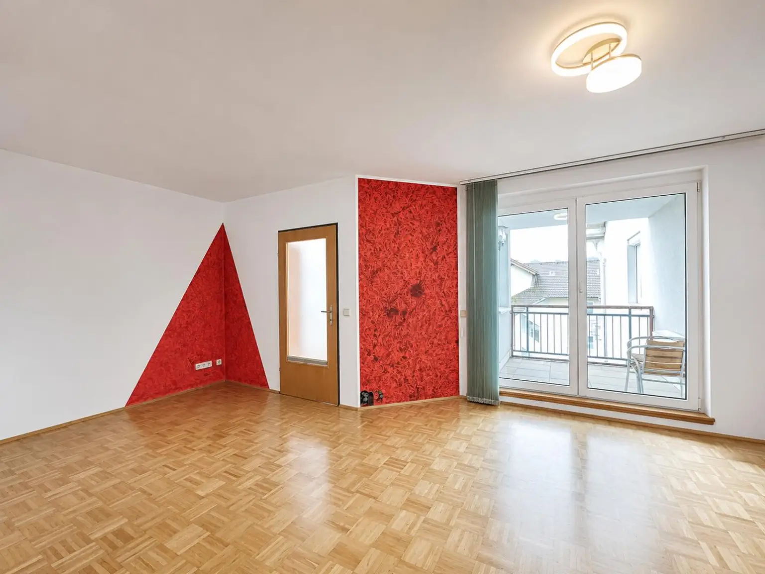 Wohnzimmer mit Ausgang zur Loggia