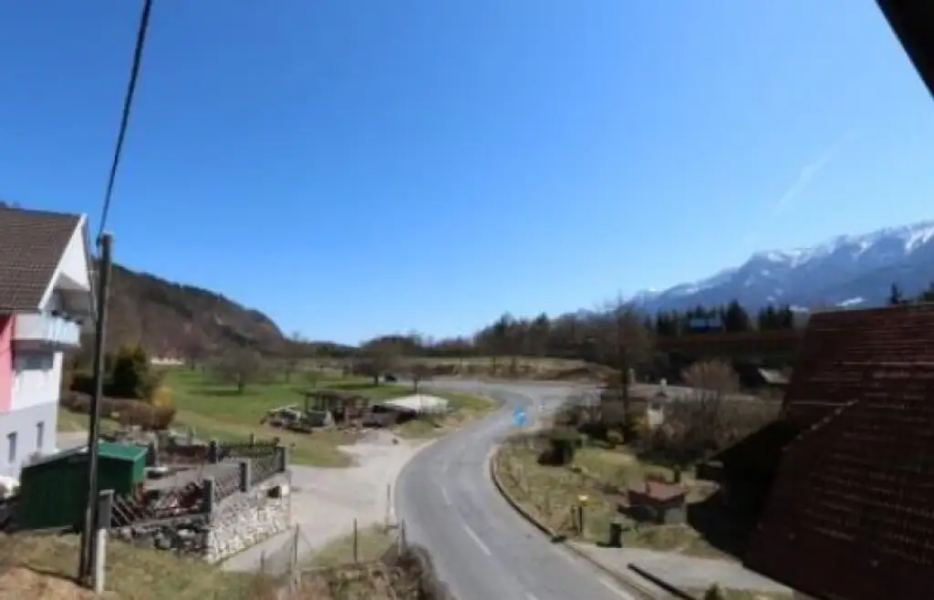 Wohnhaus nähe Warmbad/Villach: 200m² mit Balkon, Terrasse & Garagen!