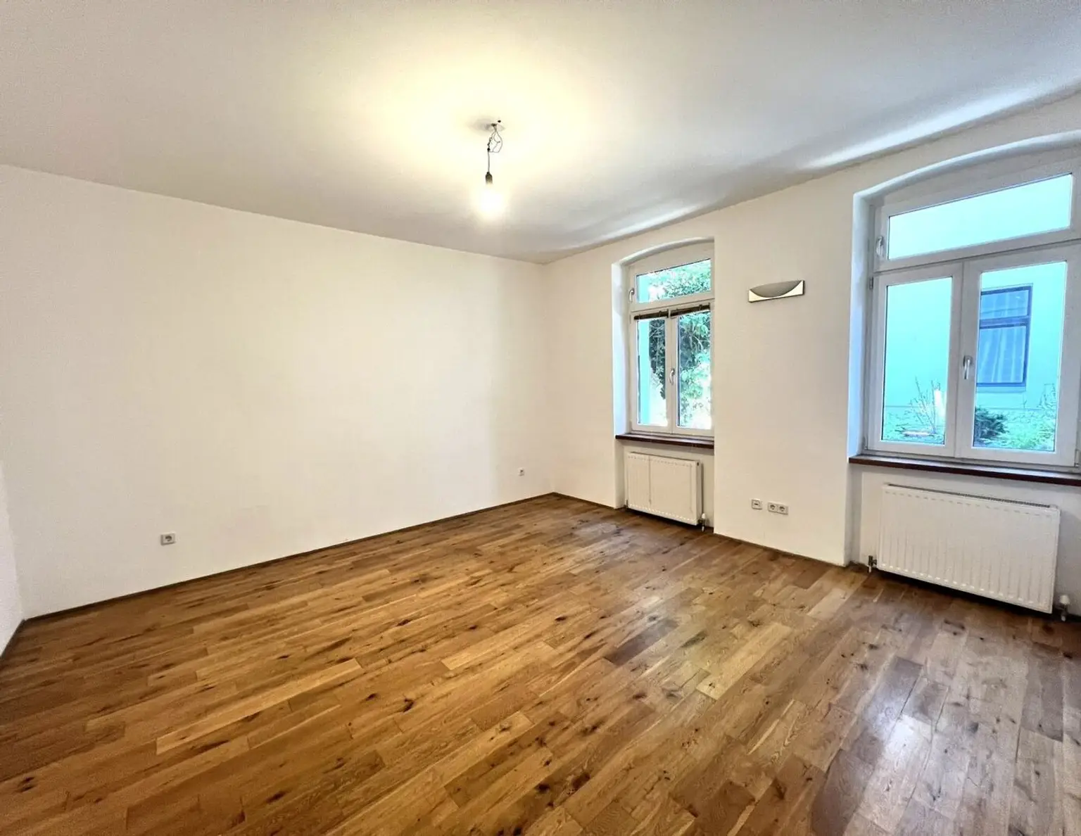 Großzügige 3-Zimmer-Praxis oder Büro mit Gartenterrasse in Wien 12 - Hetzendorf inkl. Gartenterrasse - barrierefrei(!)