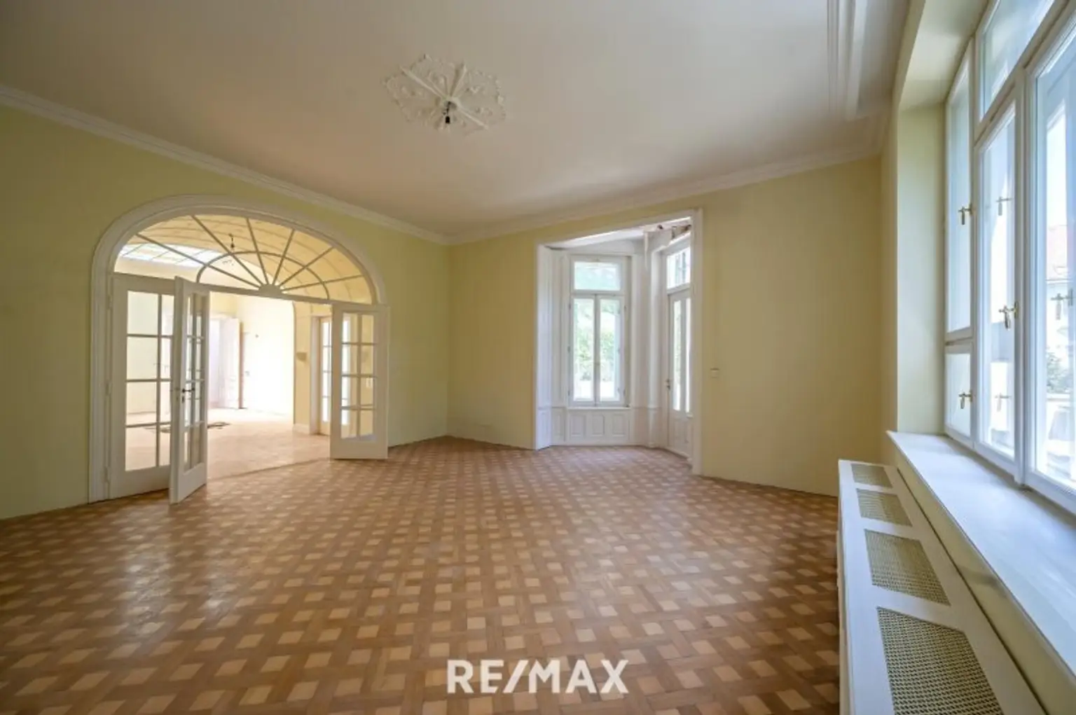 Rarität: Stadt-Villa mit weitläufigem Garten an exklusiver Hietzinger Adresse