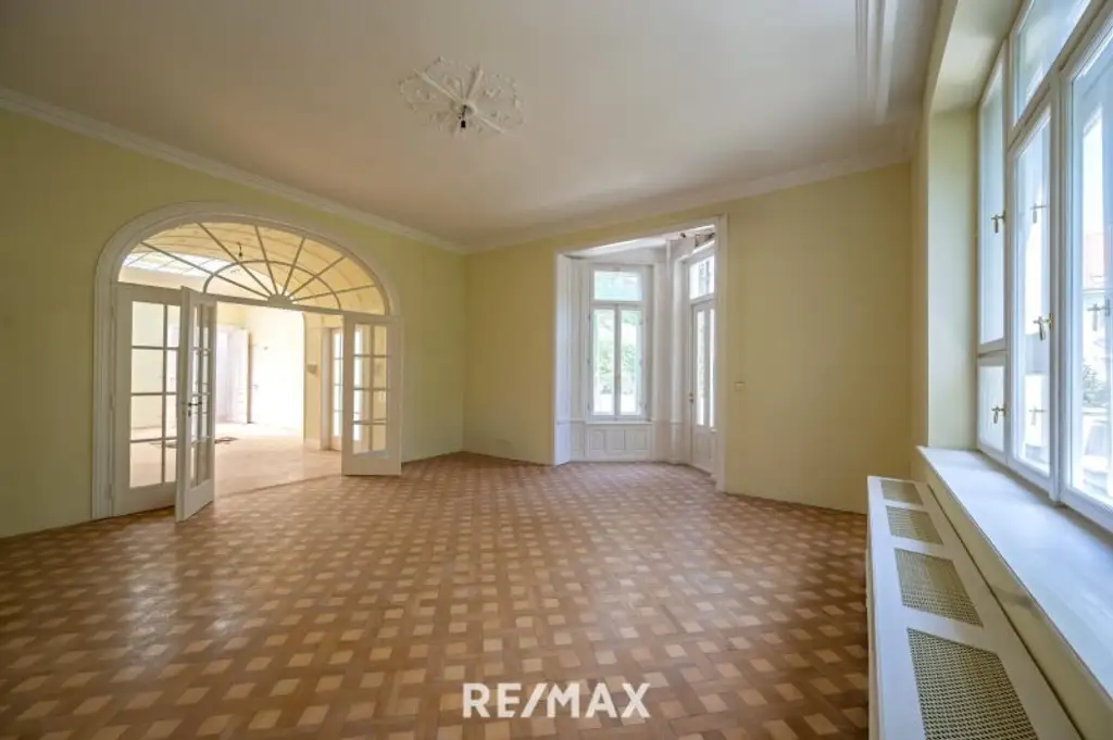 Rarität: Stadt-Villa mit weitläufigem Garten an exklusiver Hietzinger Adresse