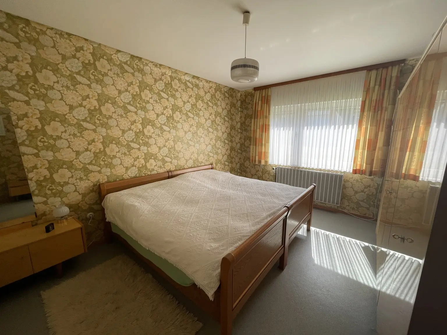 Schlafzimmer (EG)