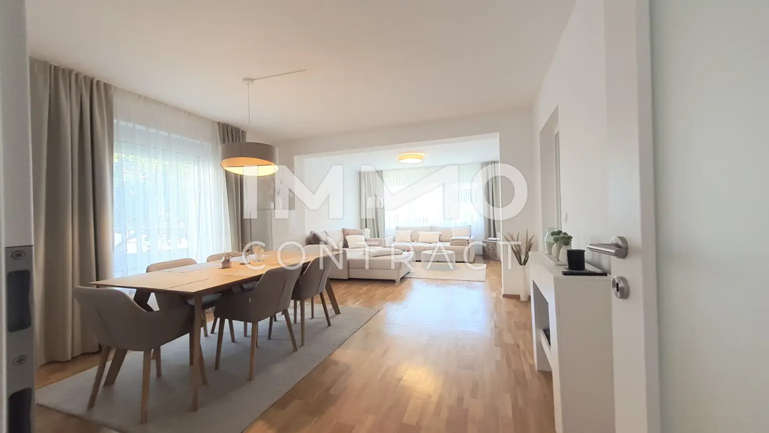 hochwertig saniertes Schmuckstück mit Pool + Garage