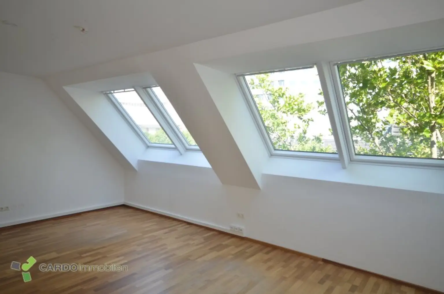 Maissonette, Attraktive Gewerbefläche zu vermieten – ca. 260 m², Nähe UNO City & U-Bahn