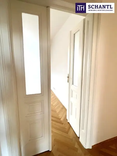 Da ist er – Ihr Wiener Wohntraum! Altbaujuwel im letzten Stock mit Balkon & Klima – jetzt zugreifen!