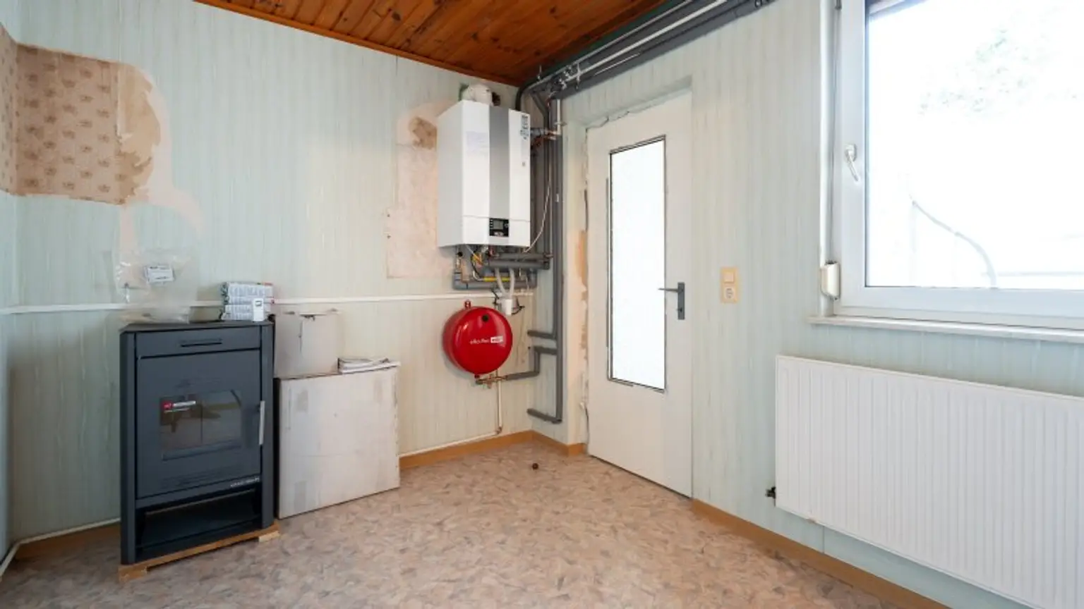 Renoviertes Haus in Loidesthal! Ein Hingucker! Großes Grundstück!
