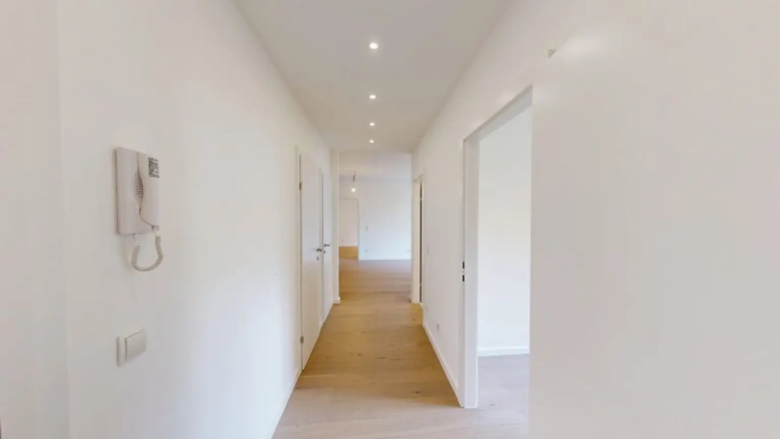 Seltene, hofseitige 3-Zimmer-Wohnung in toller Lage - Erstbezug nach Sanierung