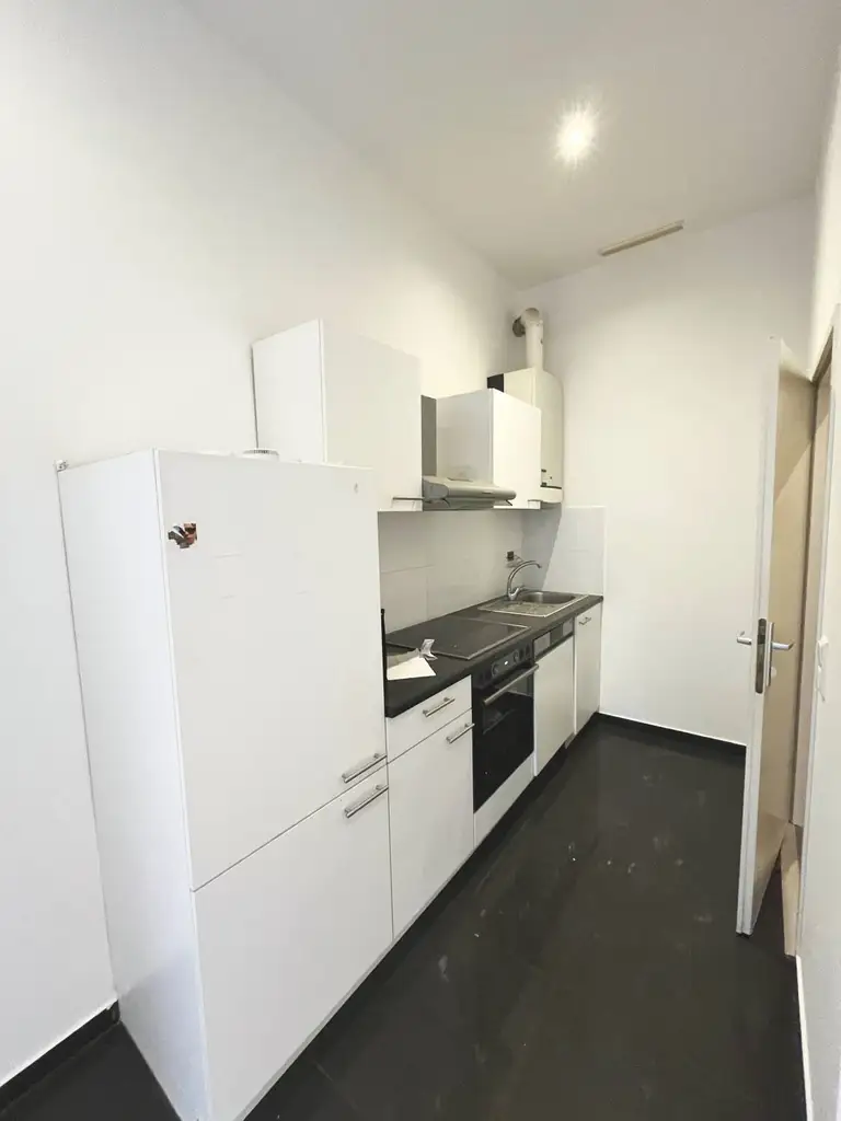 Gemütliche 2 Zimmer Wohnung mit Eigengarten
Nähe Altes AKH
