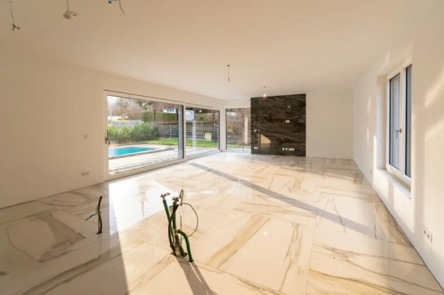 Wohn-Essbereich mit offener Küche