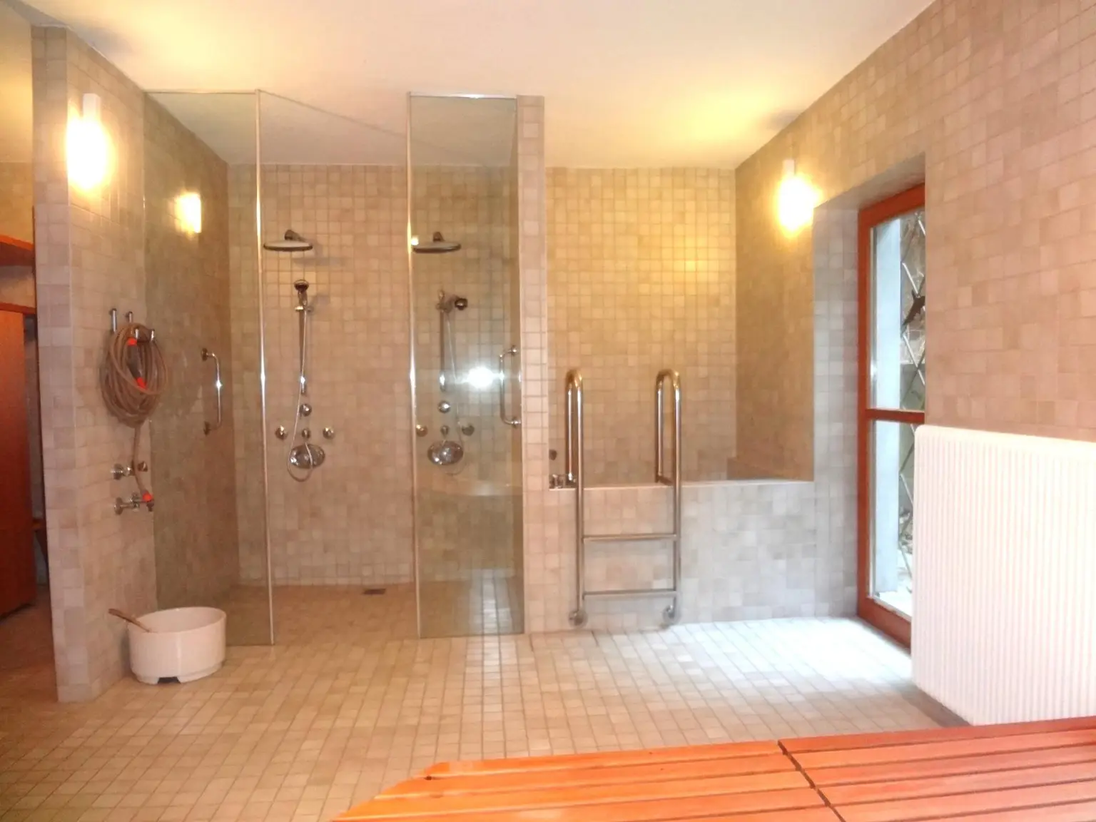 XXL Dusche, Tauchbecken