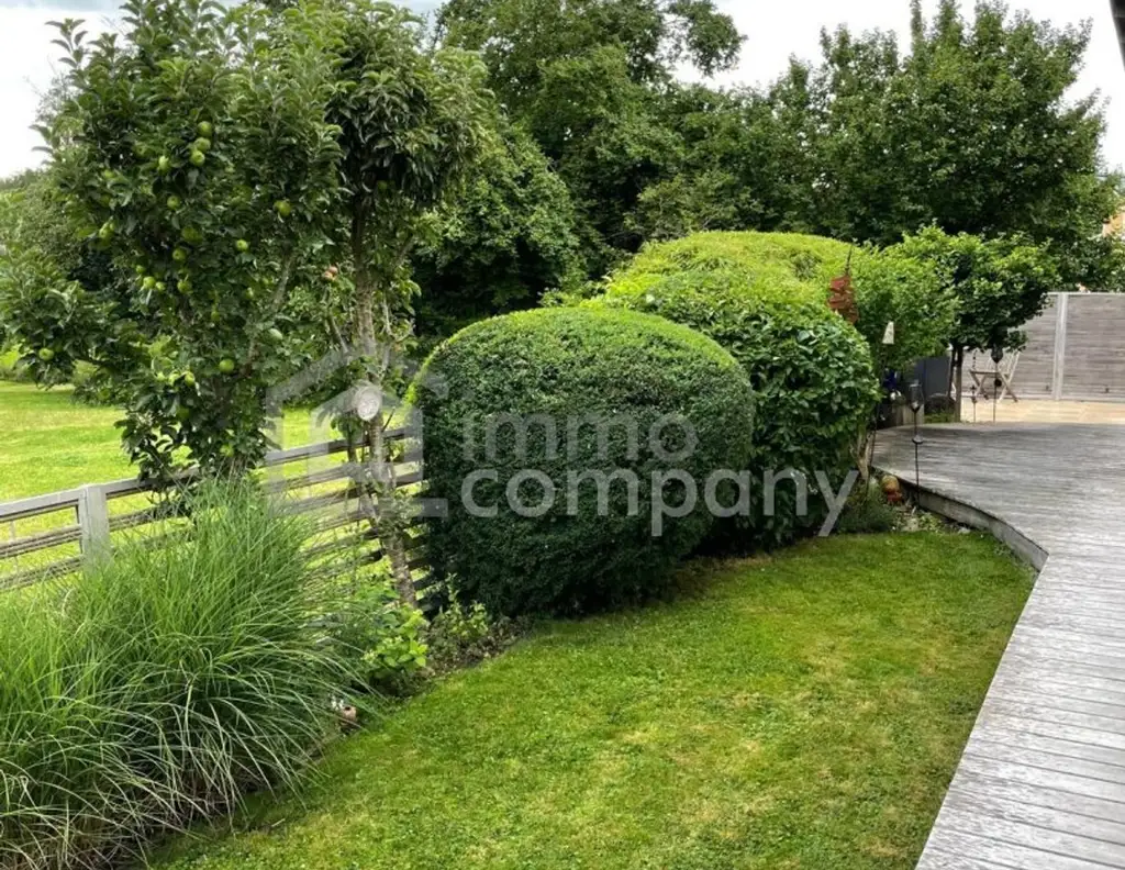 Bungalow in einmaliger Lage in Attersee Ort. 155m² Luxus mit kleinem Garten und großer Terrasse!