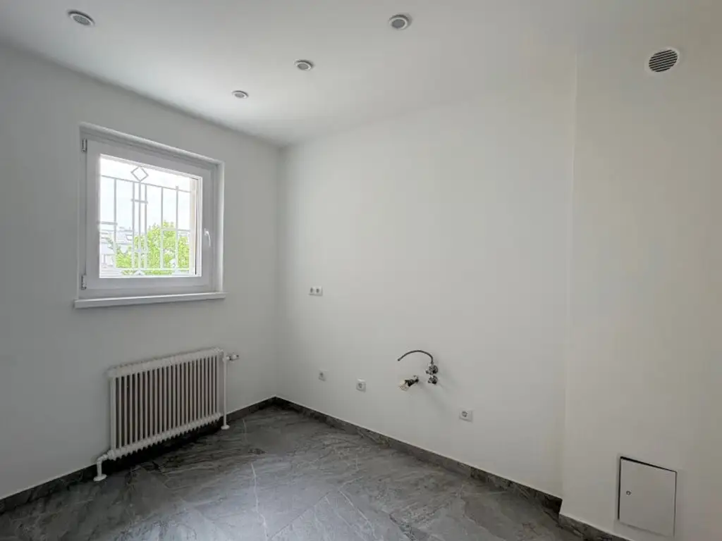 EIN TRÄUMCHEN! FRISCH SANIERT, HELL UND RUHIG MIT LOGGIA IM SCHÖNEN GERSTHOF