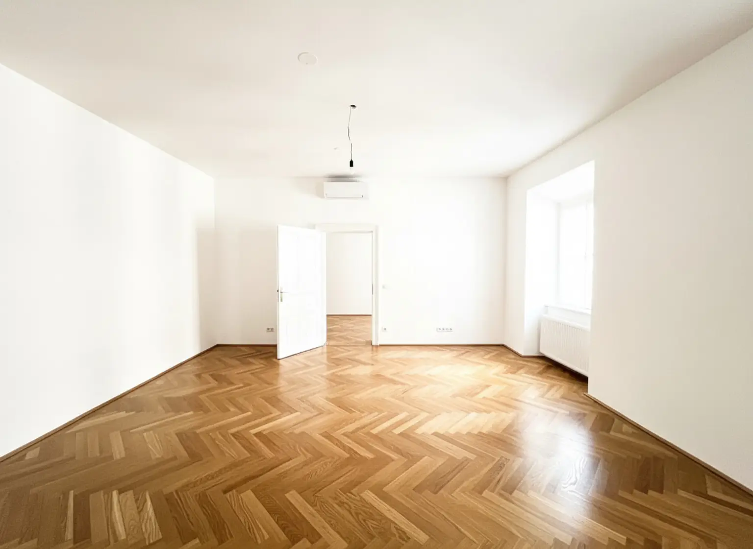 UNBEFRISTET: Klimatisierte Altbauwohnung im Stadtzentrum