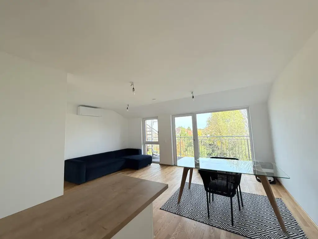 Luxriöse 2- Zimmer Wohnung, Top Lage, große Dachterrasse