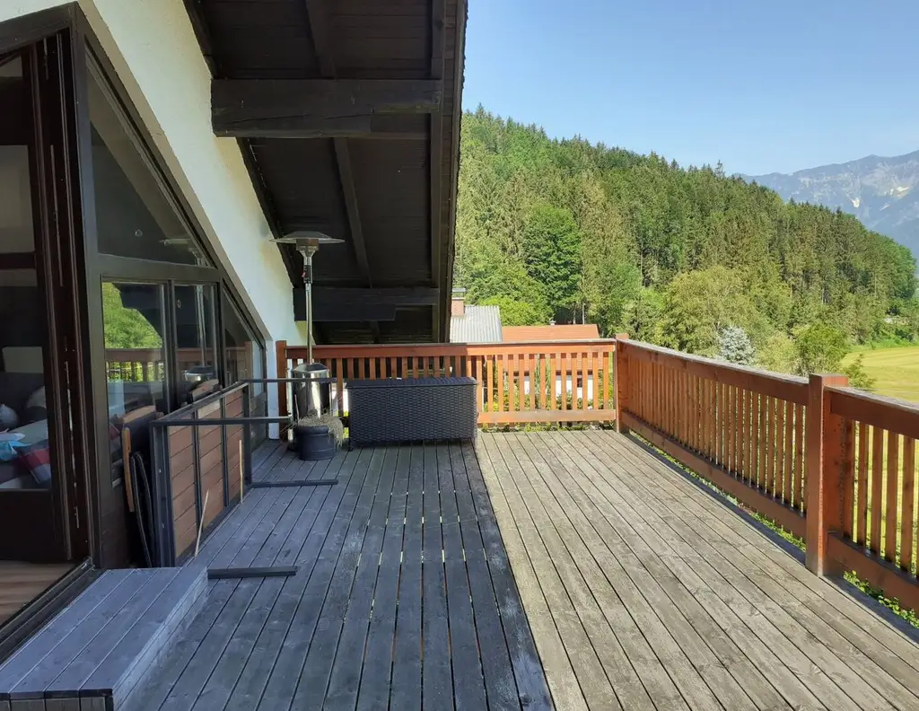 Bad Ischl: 2 Zimmer Wohnung mit großer Terrasse