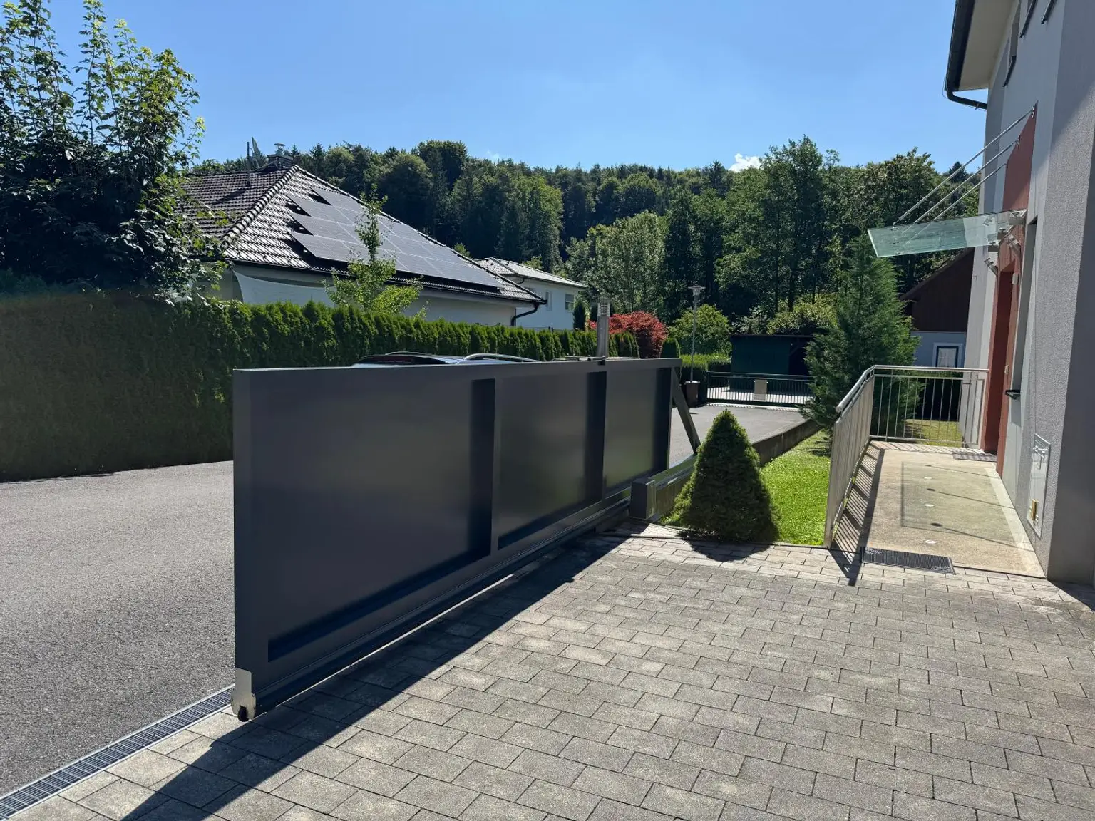 Einfamilienhaus für anspruchsvolle Käufer - im Grünen und doch in Stadtnähe