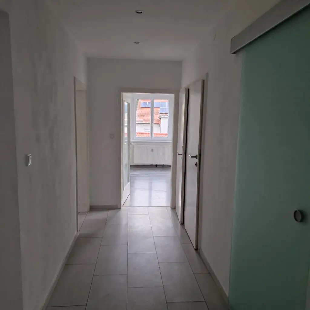 3-Zimmer-Wohnung mit Balkon mit Einbauküche