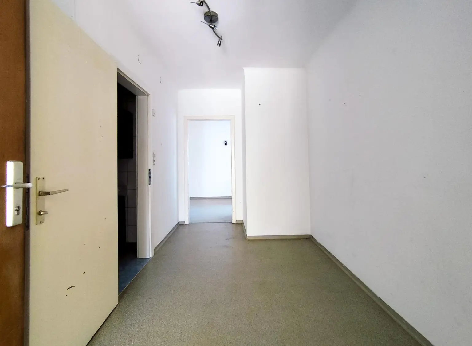 *** Wohnung mit Zukunft – 2-Zimmer-50m² im Stadtzentrum Bruck/Mur mit Ausbaumöglichkeit ***