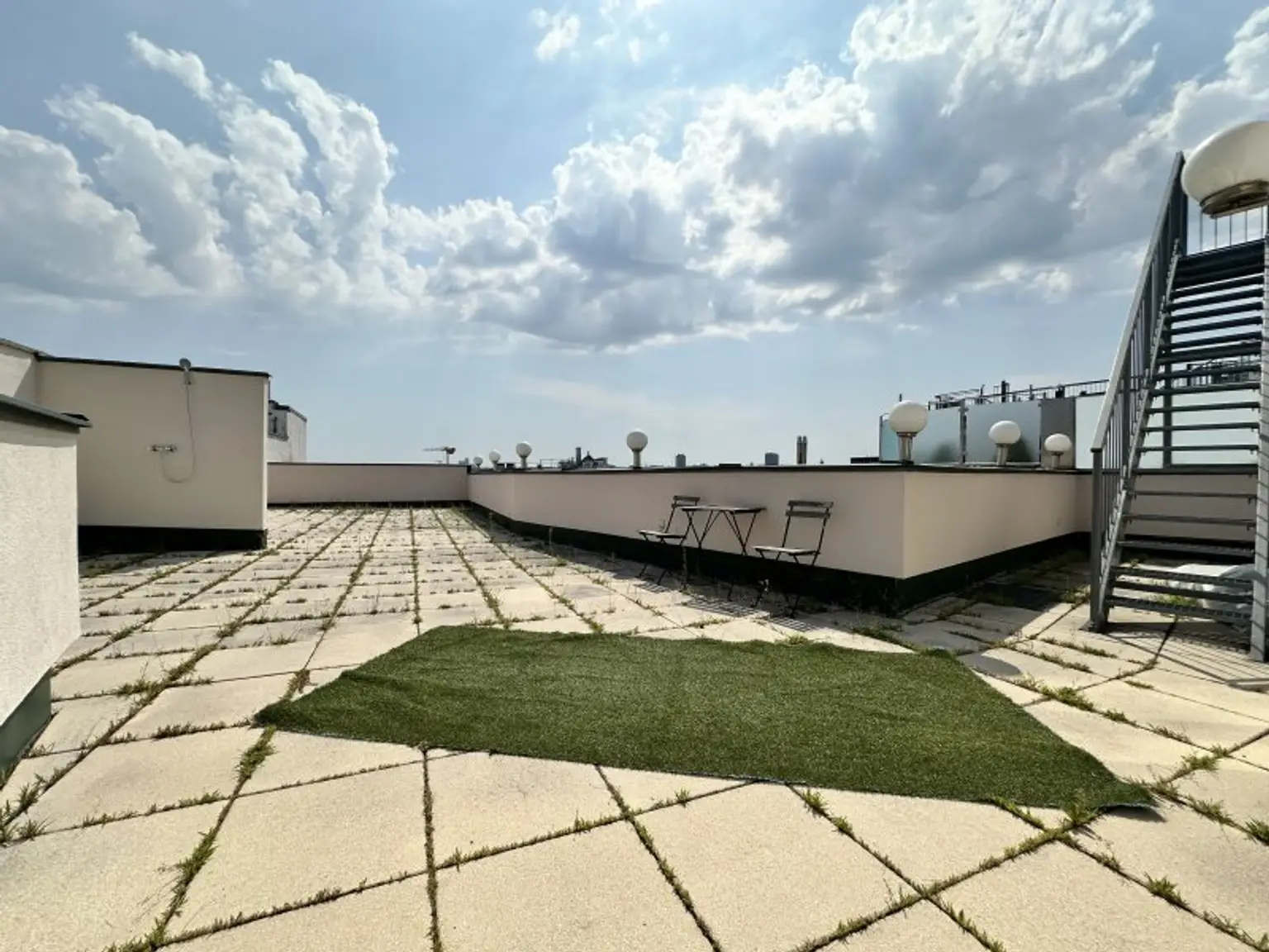 PANORAMA-DACHTERRASSE - EXKLUSIVE DACHGESCHOSSWOHNUNG AUF ZWEI EBENEN