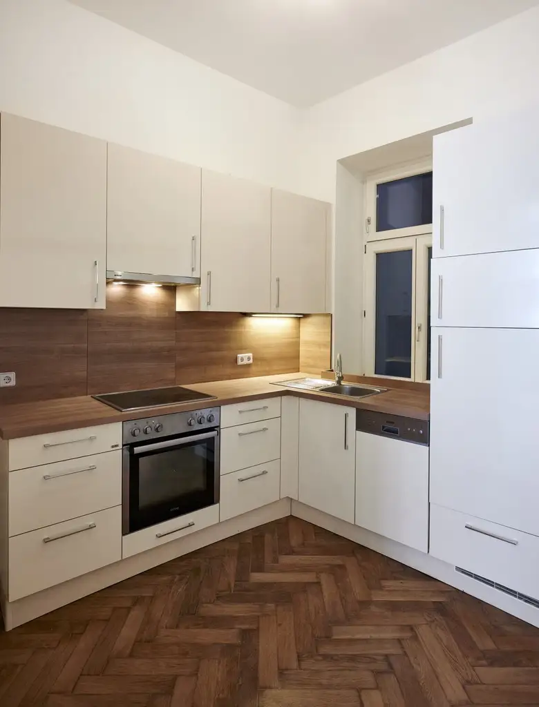 Ideal für Paare oder kleine Familien – frisch renovierte 3-Zimmer-Altbau Wohnung