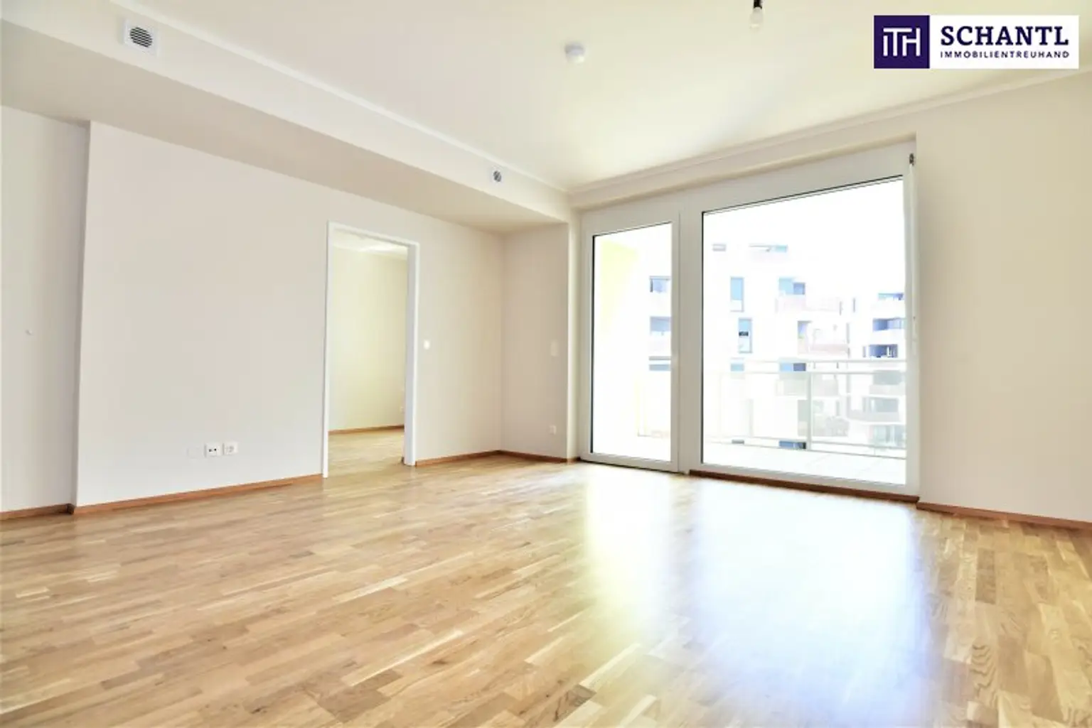 Schnell sein!!! Charmante Zwei-Zimmer-Wohnung mit großer Loggia! Jetzt besichtigen.