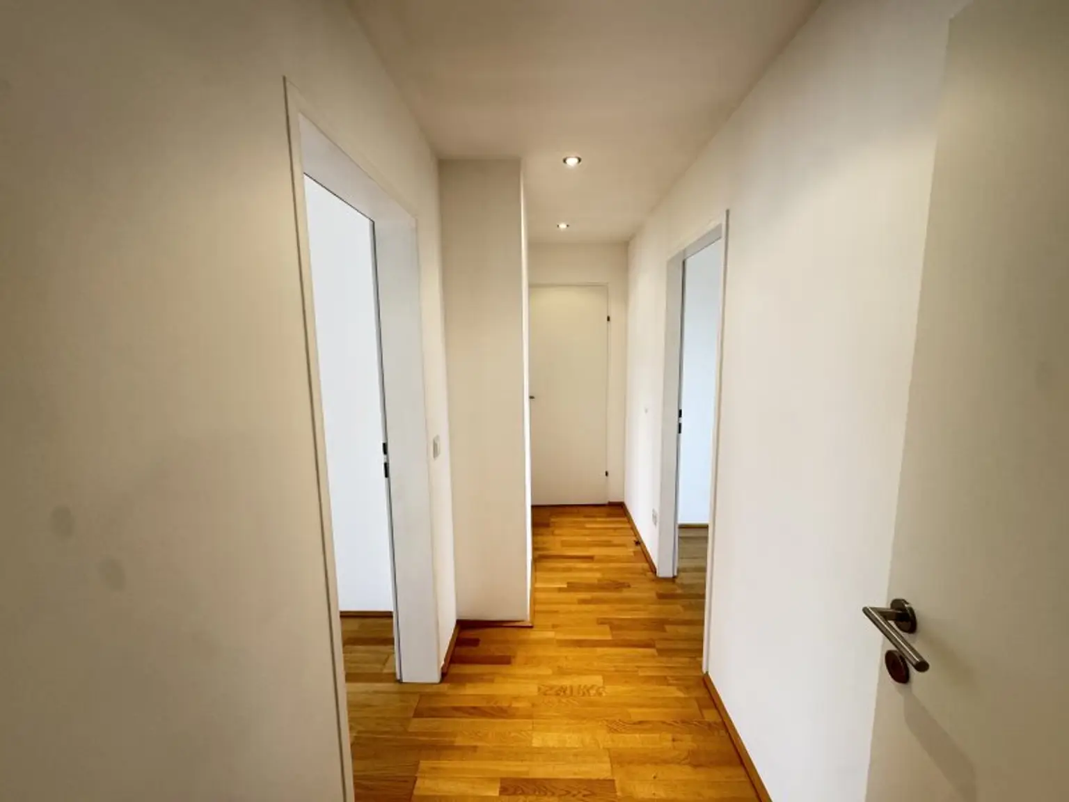 Exklusive Dachgeschoßwohnung mit Terrasse beim Stadtpark - Ab sofort verfügbar!