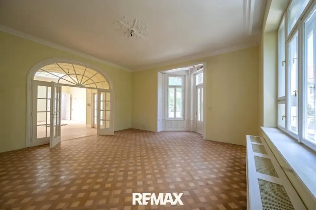 Rarität: Stadt-Villa mit weitläufigem Garten an exklusiver Hietzinger Adresse