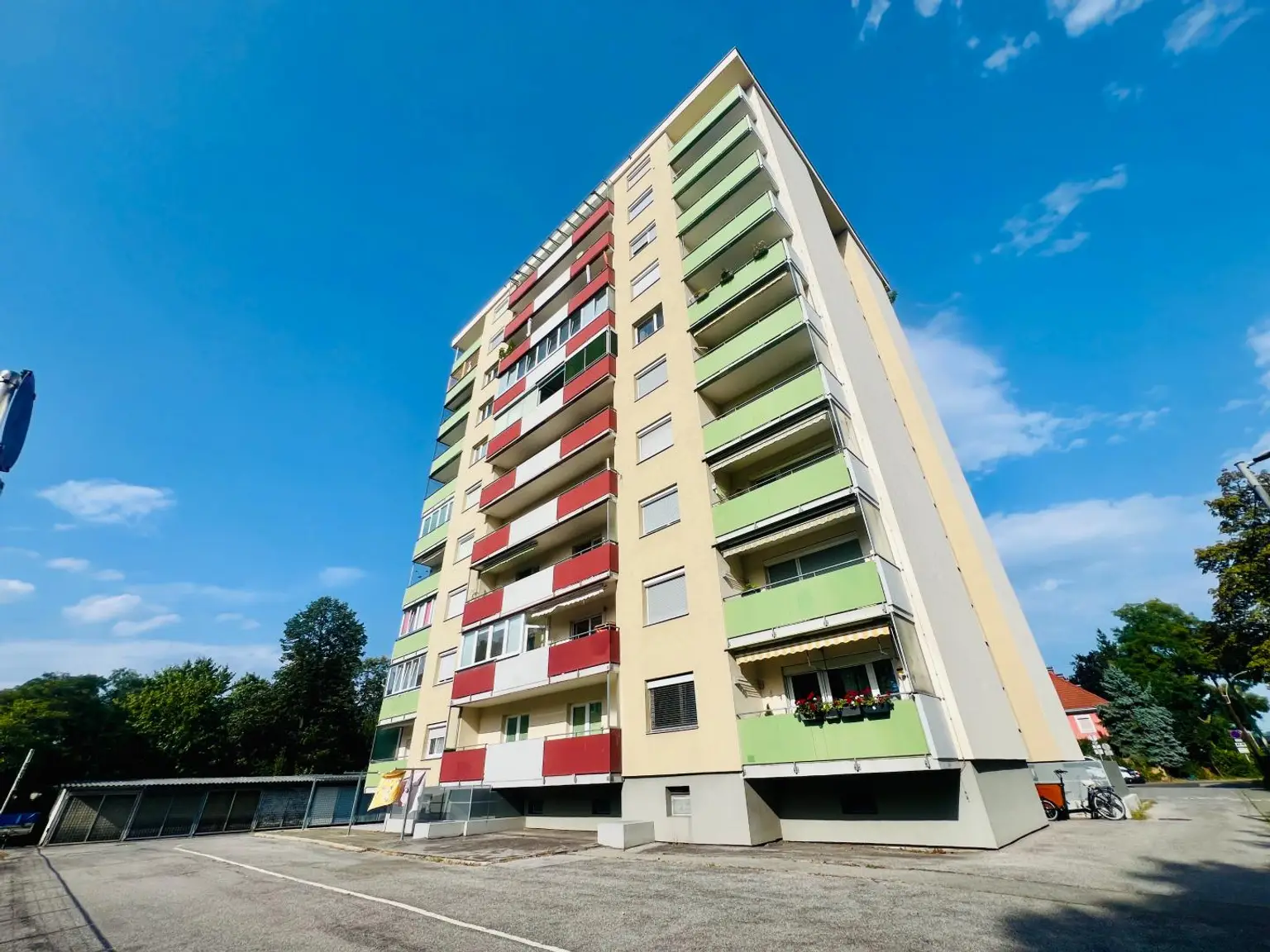 Sonnige 2-Zimmer-Wohnung mit Westbalkon