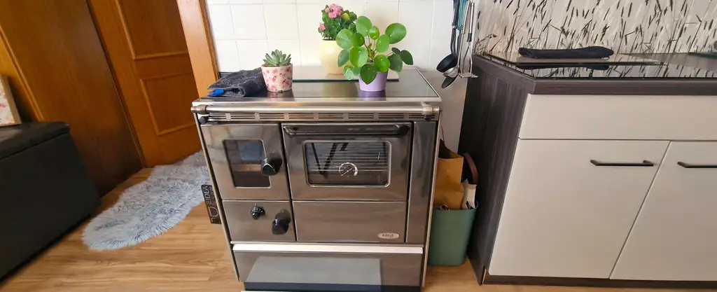 Gepflegter Vierkanthof mit Nebengebäude und eigenem Wald im idyllischen Südburgenland