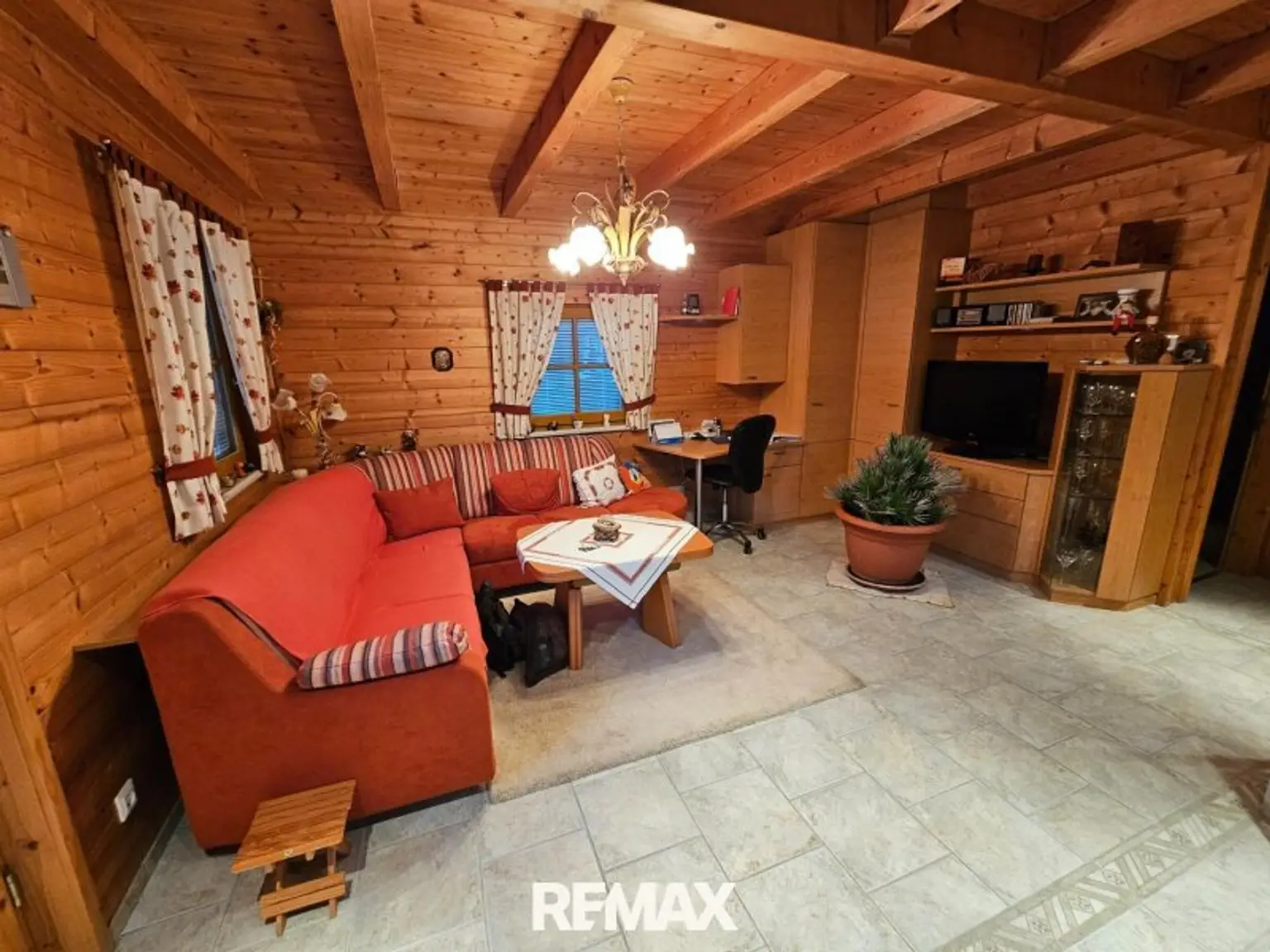 Wohnzimmer und Büro